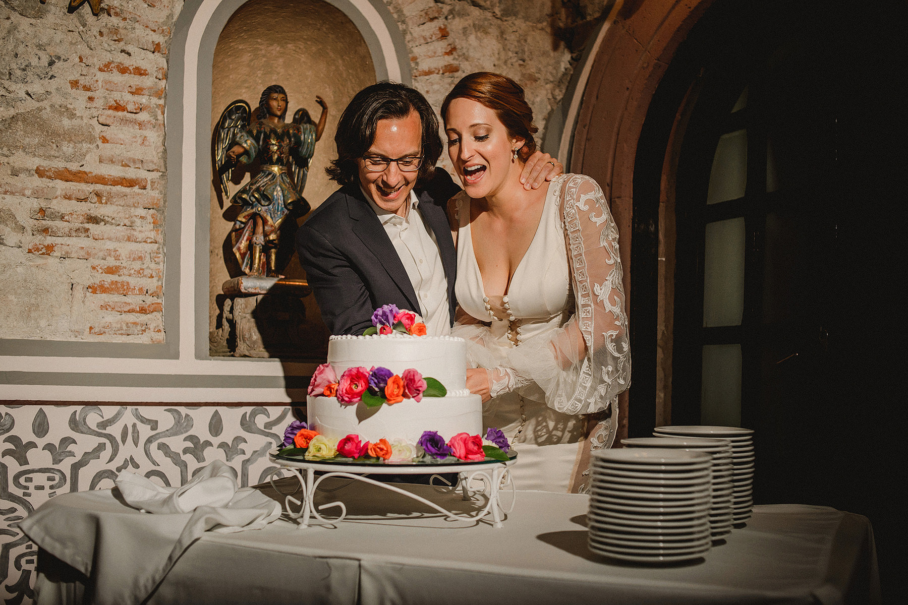 colorful wedding in san miguel de allende