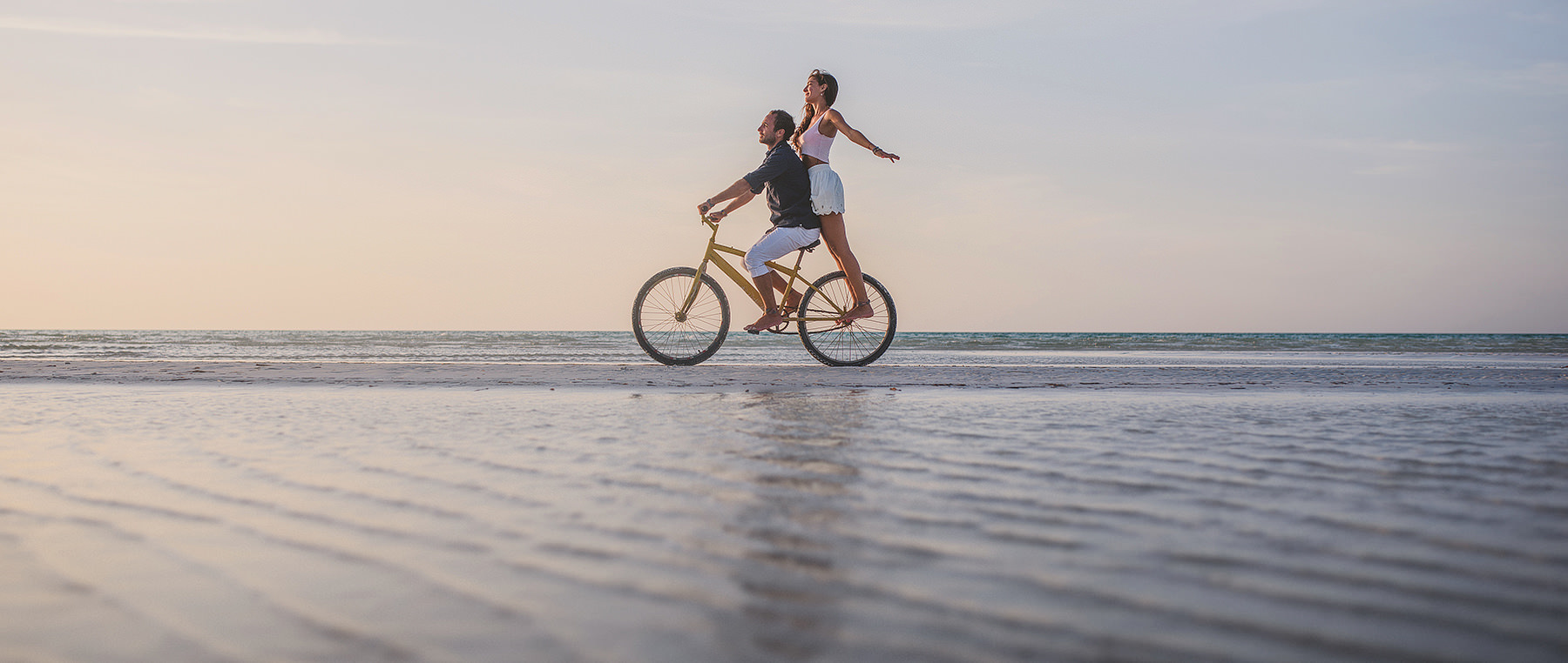 romantic engagement session in holbox island