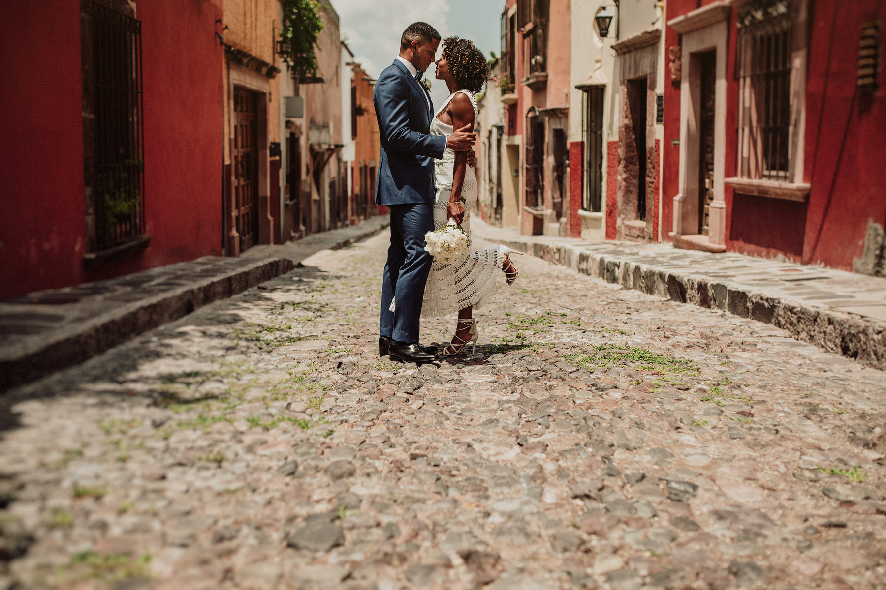 colorful san miguel de allende wedding