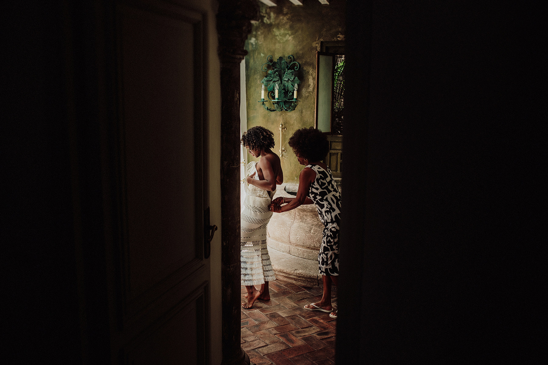 colorful san miguel de allende wedding casa las tortugas