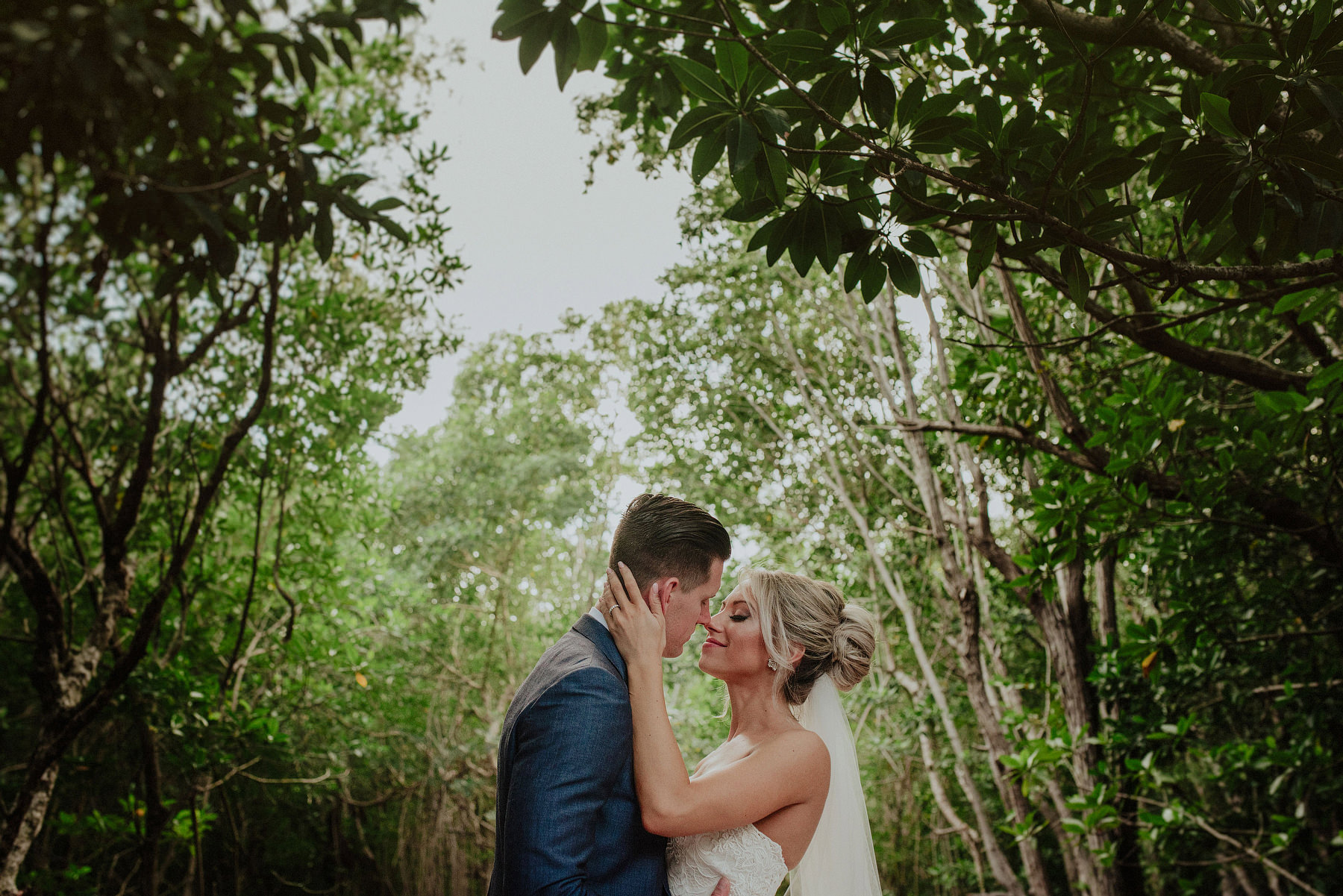 intimate wedding in azul fives