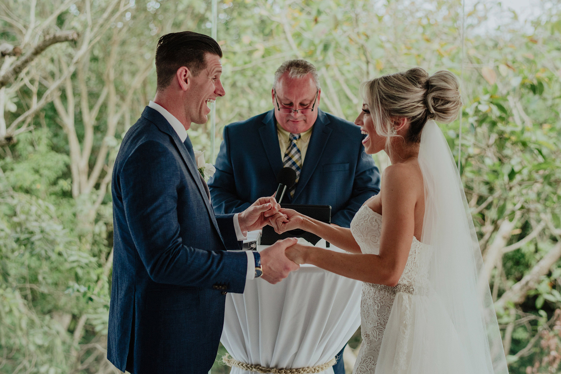 wedding in azul fives