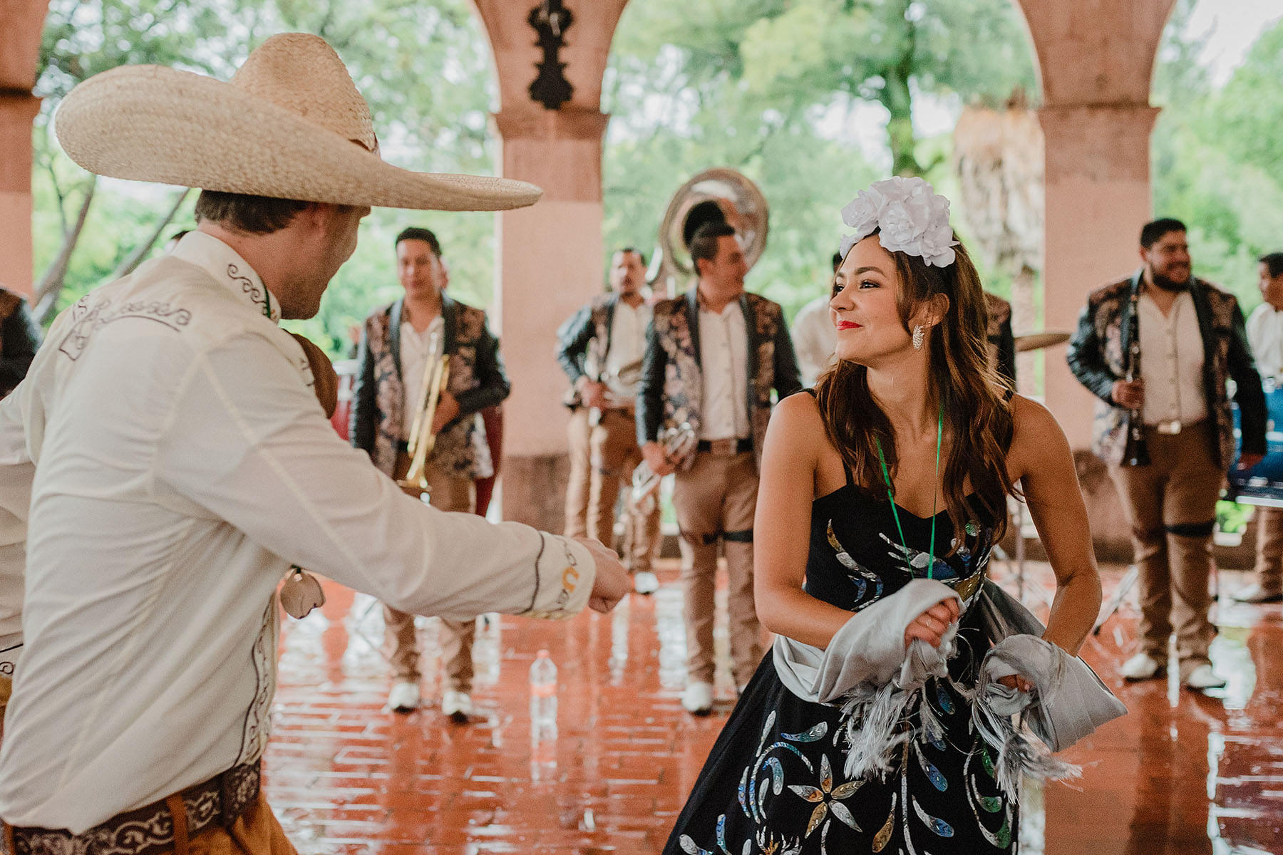 effortlessly cool destination wedding quinta real zacatecas
