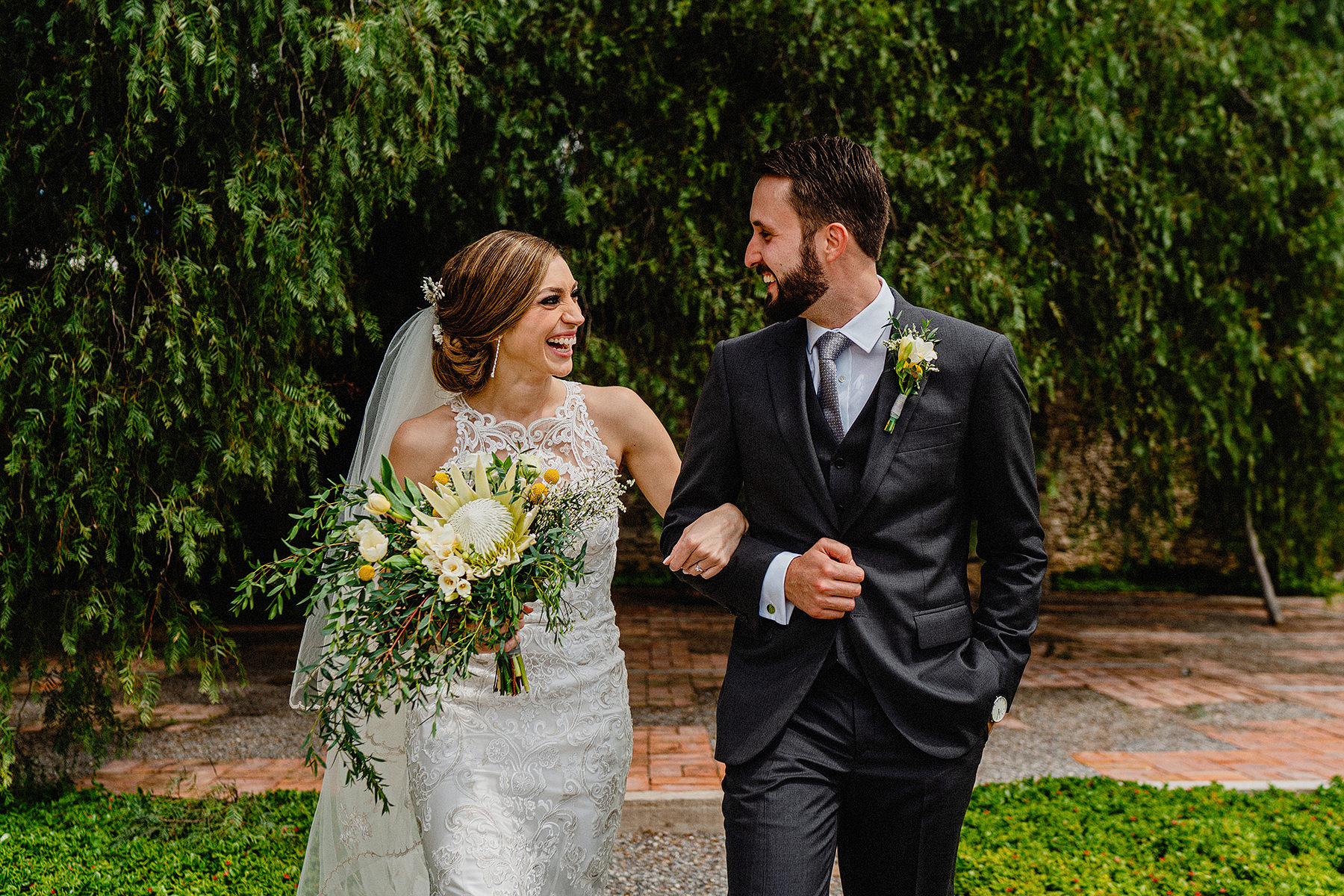 destination wedding cuartel santa maria peña de bernal