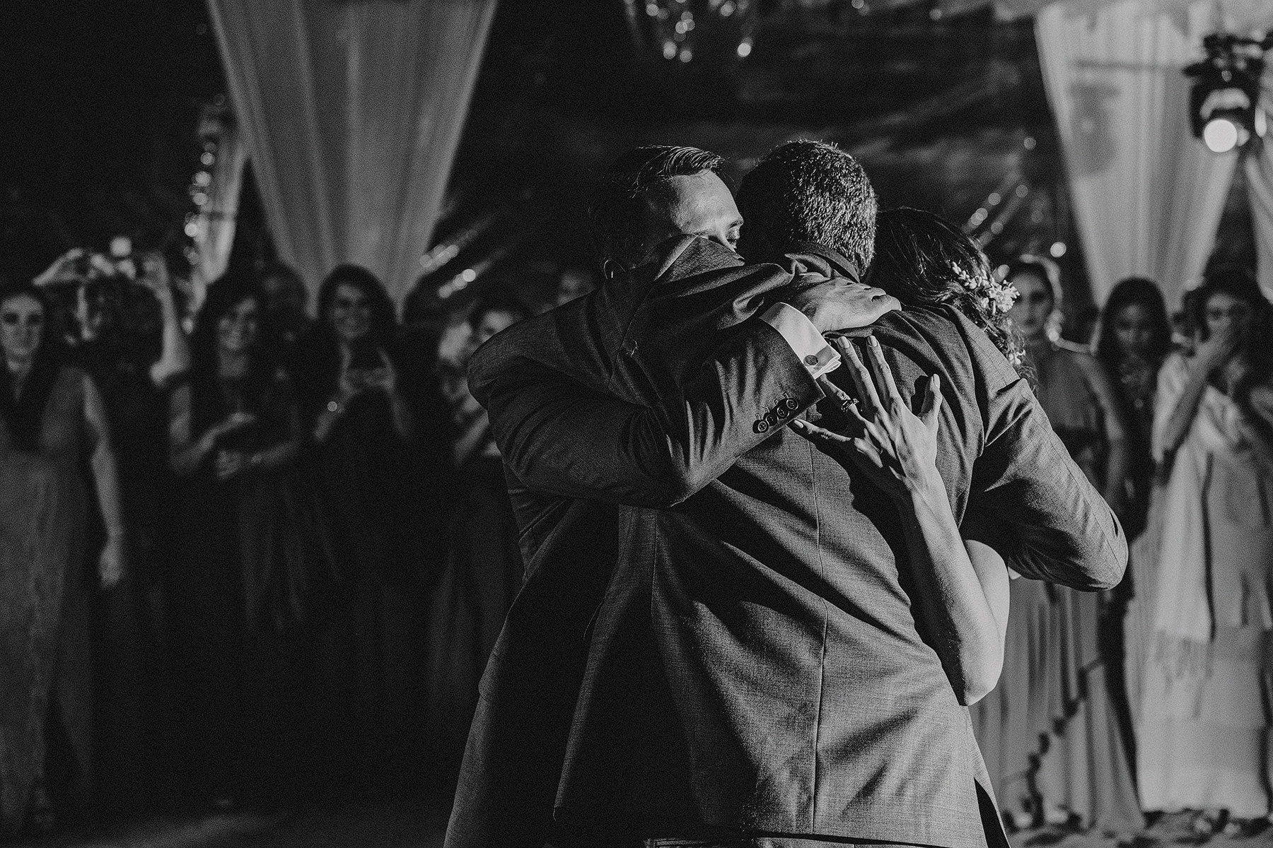 mexico destination wedding peña de bernal